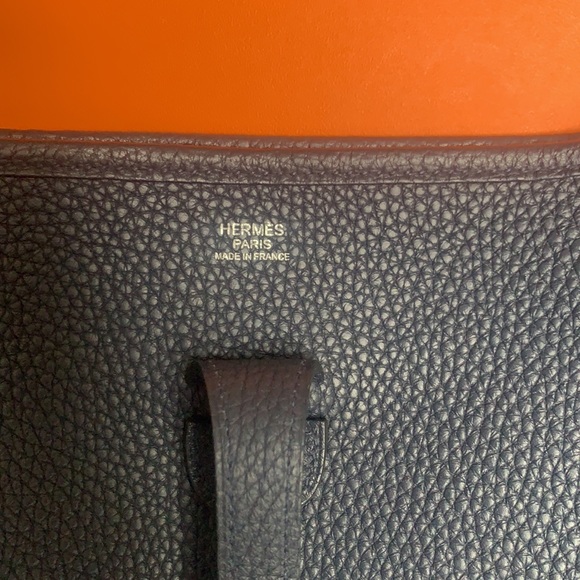 🍊 Hermes Evelyne III PM Color Bleu Nuit PHW - Picture 4 of 14